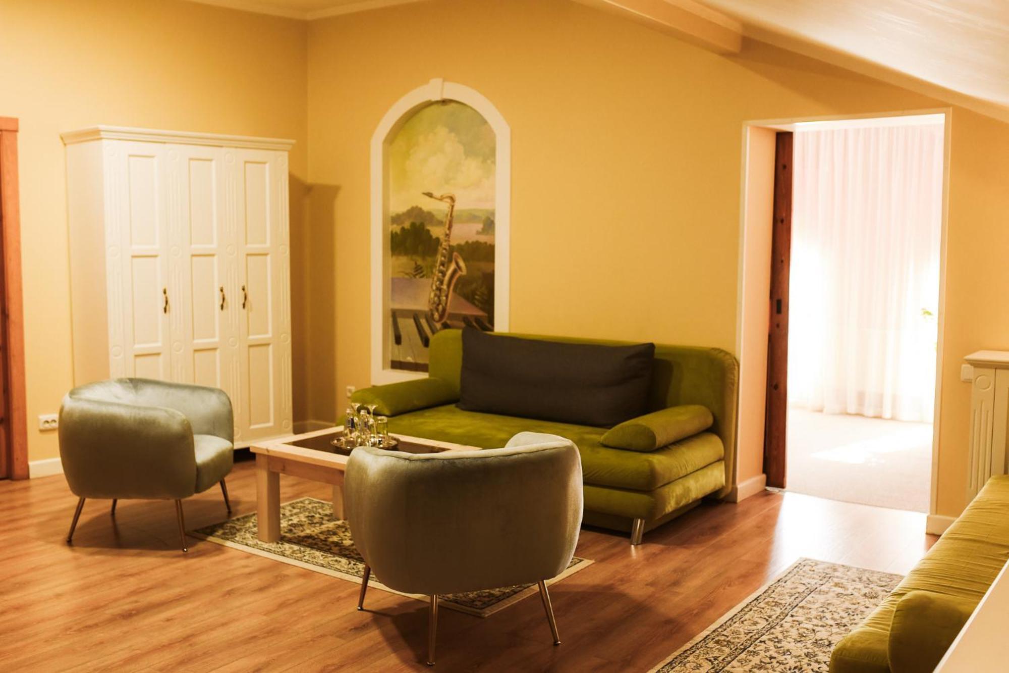 Jolanta Hotel Aluksne Exterior photo